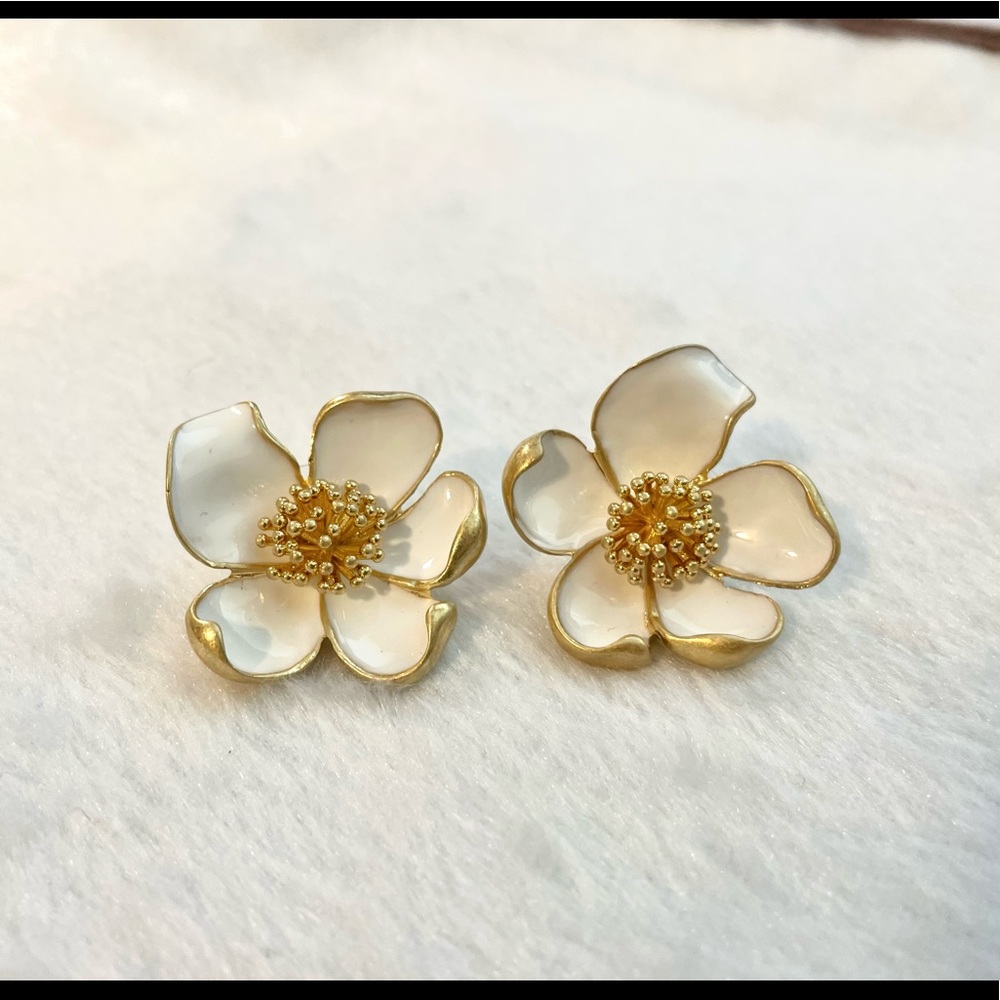Oscar de la Renta Gold and Cream Petal Earrings